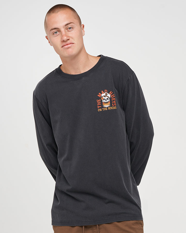 Camiseta Gráfica On The Rocks  - Streetwear Brand Vintage avaliação e preço