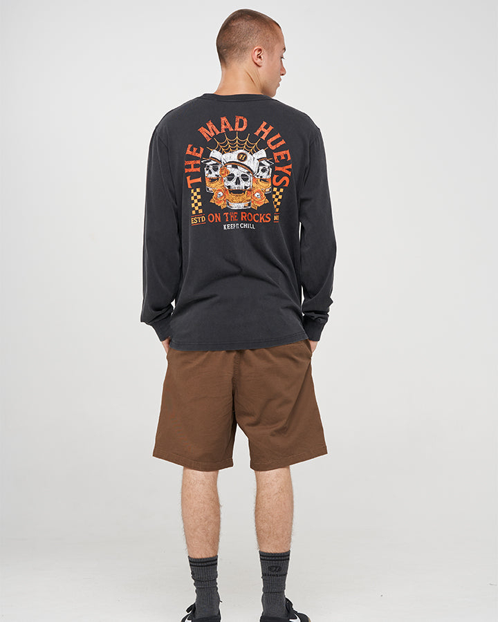 Camiseta Gráfica On The Rocks  - Streetwear Brand Vintage avaliação e preço